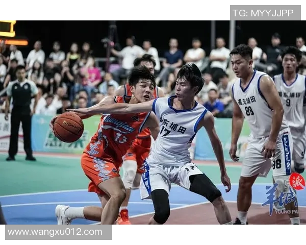 小迈克尔波特的成长之路与篮球梦想的追逐