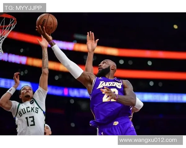 湖人对决雄鹿第二场精彩回顾与赛后分析全景展现 湖人对决雄鹿第二场精彩回顾与赛后分析全景展现