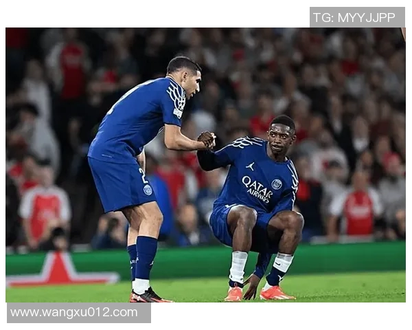 登贝莱在赛场上的闪耀表现与未来发展潜力的深度分析与展望 登贝莱在赛场上的闪耀表现与未来发展潜力的深度分析与展望