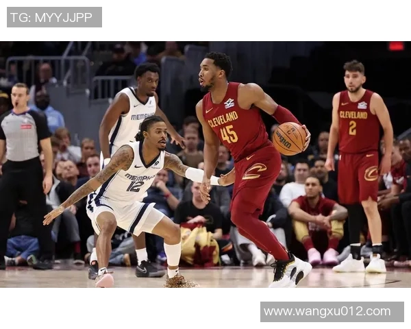 2015年雷霆与国王激战回顾:一场精彩绝伦的NBA对决与球星表现分析 2015年雷霆与国王激战回顾:一场精彩绝伦的NBA对决与球星表现分析