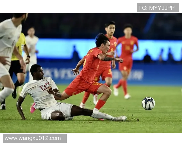 中国足球迎战卡塔尔队期待精彩对决展现球队实力与战术魅力